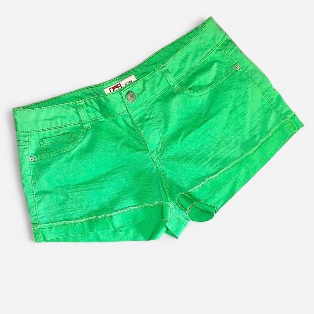 L.e.i. Green Ashley Lowrise Short Shorts - Size 15 Regular